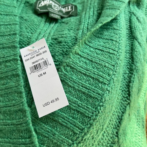 American Eagle Hooded Sweater - Picture 4 of 7